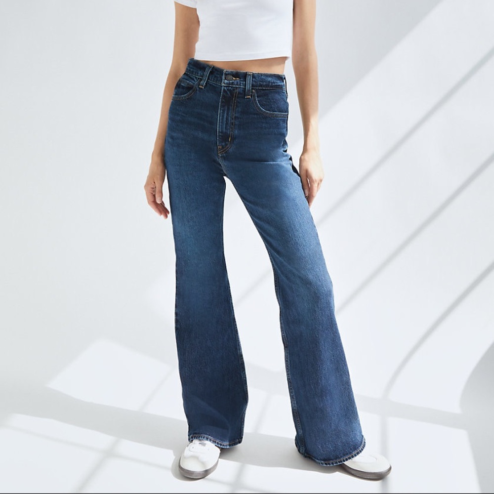 Levi’s premium 70s high rise flare jeans size 26 NWT